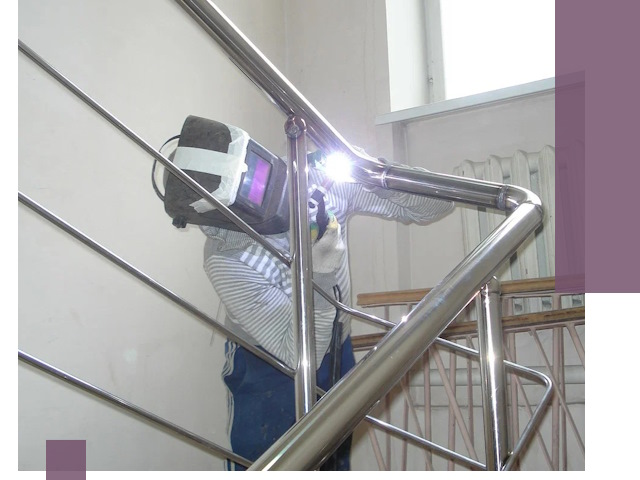 Монтаж перил и ограждений качественно в Магадане