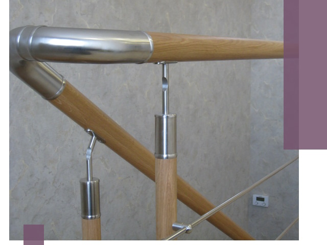 Комбинированные перила на заказ в Магадане — монтаж и производство