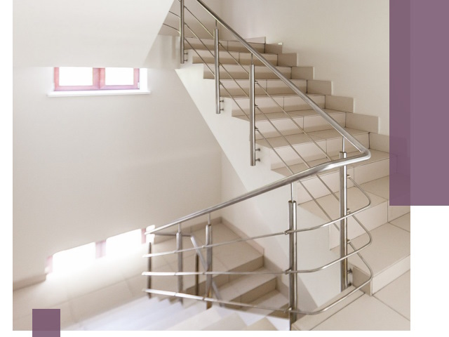 Установка и замена перил в подъезде в Магадане