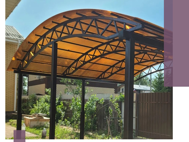 Изготовление навесов под ключ в Магадане из качественных материалов