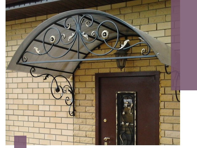 Изготовление козырьков из металла под ключ в Магадане