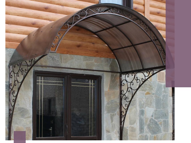 Арочные козырьки под ключ в Магадане: изготовление и монтаж