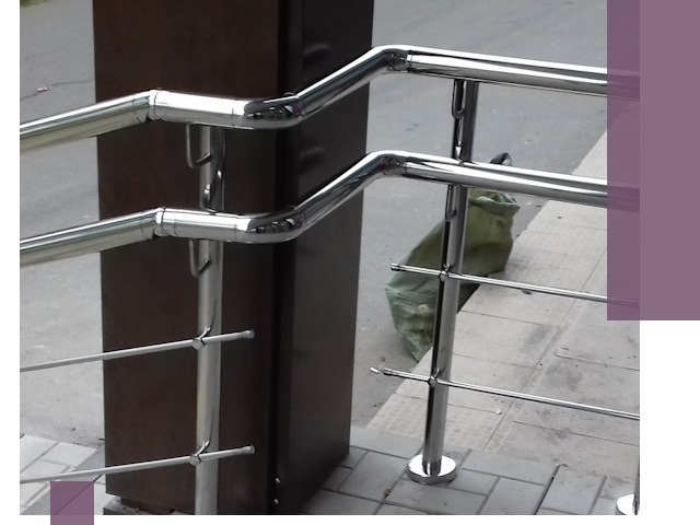 Монтаж поручней из нержавеющей стали в Магадане качественно и быстро